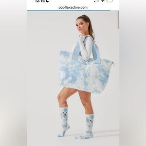 Popped tie dye blue super bag oversized tote (like new!)